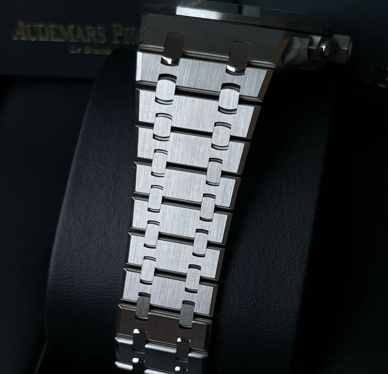 Audemars piguet “OFF SHORE”